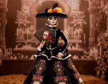 El aspecto visual captura la esencia de la celebración mediante un maquillaje de calavera detallado. ESPECIAL/Mattel