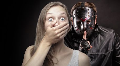 Aunque el cine contemporáneo ha intentado crear nuevos monstruos en los últimos años, la nostalgia y el impacto psicológico de los clásicos siguen intactos. ESPECIAL / CANVA