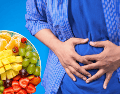 El consumo diario de ciertas frutas puede desencadenar una severa inflamación estomacal debido a su alta concentración de azúcares fermentables. ESPECIAL / CANVA
