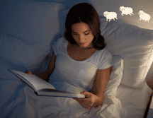 Dddicar unos minutos a un buen libro antes de apagar la luz es una inversión directa en salud integral. ESPECIAL / CANVA