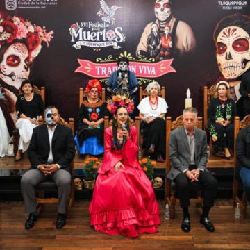 Este año el Festival está dedicado a la Tierra que es origen y es destino. A la tierra que se convierte en barro, del que nacen las figuras que son obras de arte y dan orgullo e identidad a este Pueblo Mágico. EL INFORMADOR/J. Acosta