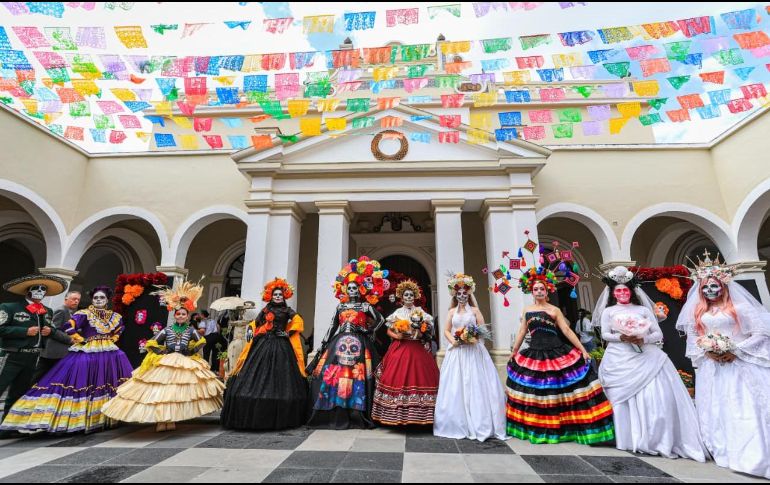 Este año el Festival está dedicado a la Tierra que es origen y es destino. A la tierra que se convierte en barro, del que nacen las figuras que son obras de arte y dan orgullo e identidad a este Pueblo Mágico. EL INFORMADOR/J. Acosta