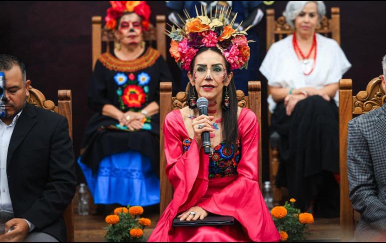 Este año el Festival está dedicado a la Tierra que es origen y es destino. A la tierra que se convierte en barro, del que nacen las figuras que son obras de arte y dan orgullo e identidad a este Pueblo Mágico. EL INFORMADOR/J. Acosta