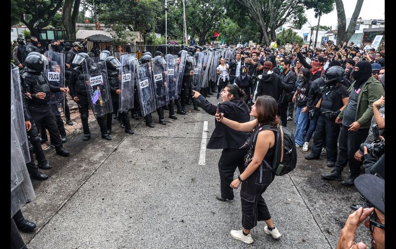 La movilización del 11 de octubre partió de La Minerva hacia Casa Jalisco para exigir soluciones a la mala calidad del agua. EL INFORMADOR/A. Navarro