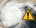 El llamado ojo del huracán es la región de menor presión y mayor calma, cielos despejados o con poca nubosidad y de aproximadamente 30 a 65 km de diámetro. UNSPLASH / CANVA