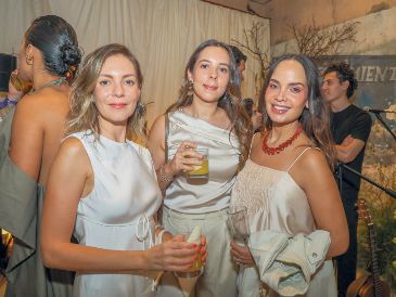 Sofía Lombell, Fernanda Gutiérrez y Karla Bueno. GENTE BIEN JALISCO / Revista del 16 de octubre 2026