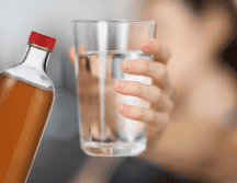 A pesar de sus múltiples ventajas, el consumo directo del líquido es altamente peligroso. ESPECIAL / CANVA