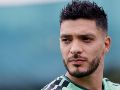 El delantero mexicano Raúl Jiménez será operado de la rodilla, un duro golpe para el equipo de Wolverhampton. AFP / ARCHIVO