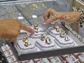 Lourdes Cázares señaló que las empresas joyeras de Jalisco están acostumbradas a enfrentar las fluctuaciones en el precio del oro, debido a que se trata de un metal cuyo costo responde a las condiciones de la economía mundial. EL INFORMADOR/ ARCHIVO