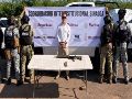 En la detención se aseguró armamento, droga, dinero en efectivo y un vehículo. ESPECIAL/Defensa