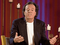 Julio Iglesias ha negado de forma contundente todas las acusaciones presentadas en su contra. AP/ARCHIVO