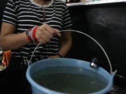 El SIAPA inició los tandeos en 113 colonias de la ZMG y anunció que este viernes se sumarán otras 289 al esquema de rotación del servicio. EL INFORMADOR/ ARCHIVO.