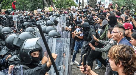 La CIDHPDA pide investigar abusos policiales durante protesta por el agua en Guadalajara. EL INFORMADOR/A. Navarro