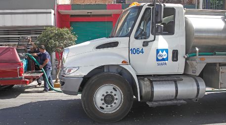 Guadalajara, Tlaquepaque y Tonalá distribuirán agua mediante pipas para apoyar durante los tandeos del SIAPA. EL INFORMADOR/Archivo