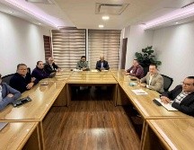 El Sindicato Nacional de Trabajadores del Seguro Social informó que se instaló formalmente una mesa de negociación y diálogo con el IMSS para revisar una nueva propuesta de incremento salarial. SUN