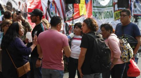 Inconformes niegan haber sido convocados por el director Zoé Robledo para renegociar el aumento salarial. SUN / ARCHIVO