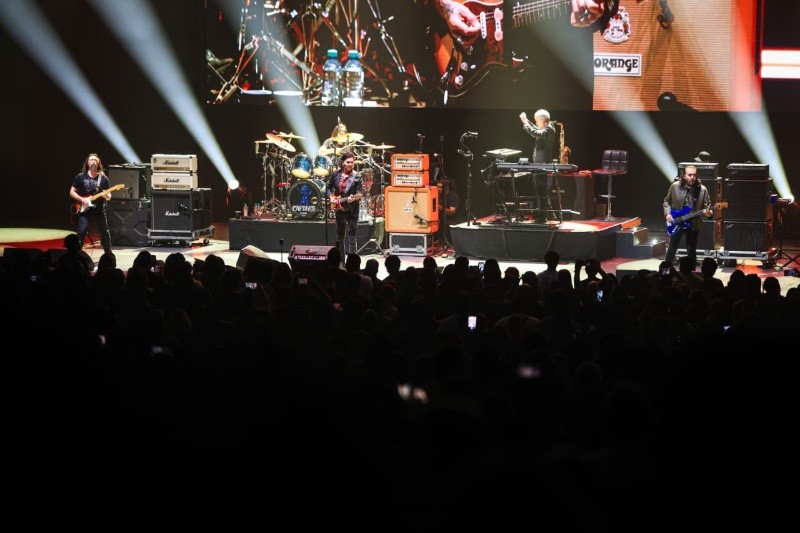 El público tapatío se hizo presente en el Auditorio Telmex para acompañar a Caifanes. EL INFORMADOR / J. ACOSTA&nbsp;