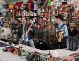 Durante el Mes de la Herencia Hispana, Tiny Desk presenta conciertos de artistas latinos y Los Tigres del Norte fueron los encargados de cerrar esta edición 2026. YOUTUBE
