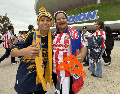 La seguidora de Chivas reconoció que no logró convencer a su hijo de seguir al equipo, pues su esposo se encargó de transmitirle su afición por Tigres. EL INFORMADOR / F. RAMÍREZ