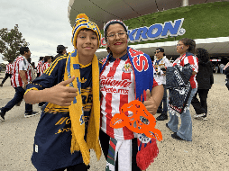 La seguidora de Chivas reconoció que no logró convencer a su hijo de seguir al equipo, pues su esposo se encargó de transmitirle su afición por Tigres. EL INFORMADOR / F. RAMÍREZ