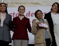 Las jefas de familia inscritas en Mujeres Bienestar reciben la cantidad de mil 300 pesos bimestrales. AFP/ARCHIVO