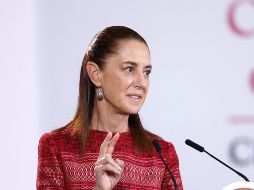 La Presidenta Claudia Sheinbaum fue interceptada a la salida del Hospital Regional de Alta Especialidad de la Península de Yucatán. EFE/S. Gutiérrez