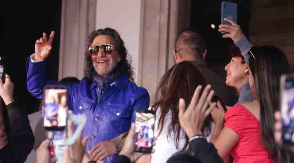 El cantante indicó que aún se está viendo una posible bioserie sobre Los Bukis. SUN / F. ROJAS
