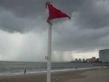 Pronostican que "Trudy" perderá su fuerza el miércoles tras degradarse a tormenta tropical. EFE/A. Montero