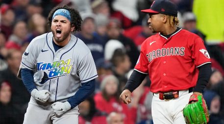 Jonathan Aranda. El mexicano despertó con el bate y produjo dos carreras fundamentales para que los Rays igualaran la serie ante Cleveland. AP/D. Phillip