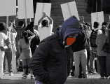La confrontación directa buscaba aislar a estos sujetos del contingente pacífico, dejando en claro que no tolerarían actitudes que desvirtuaran su protesta dominical. ESPECIAL / CANVA