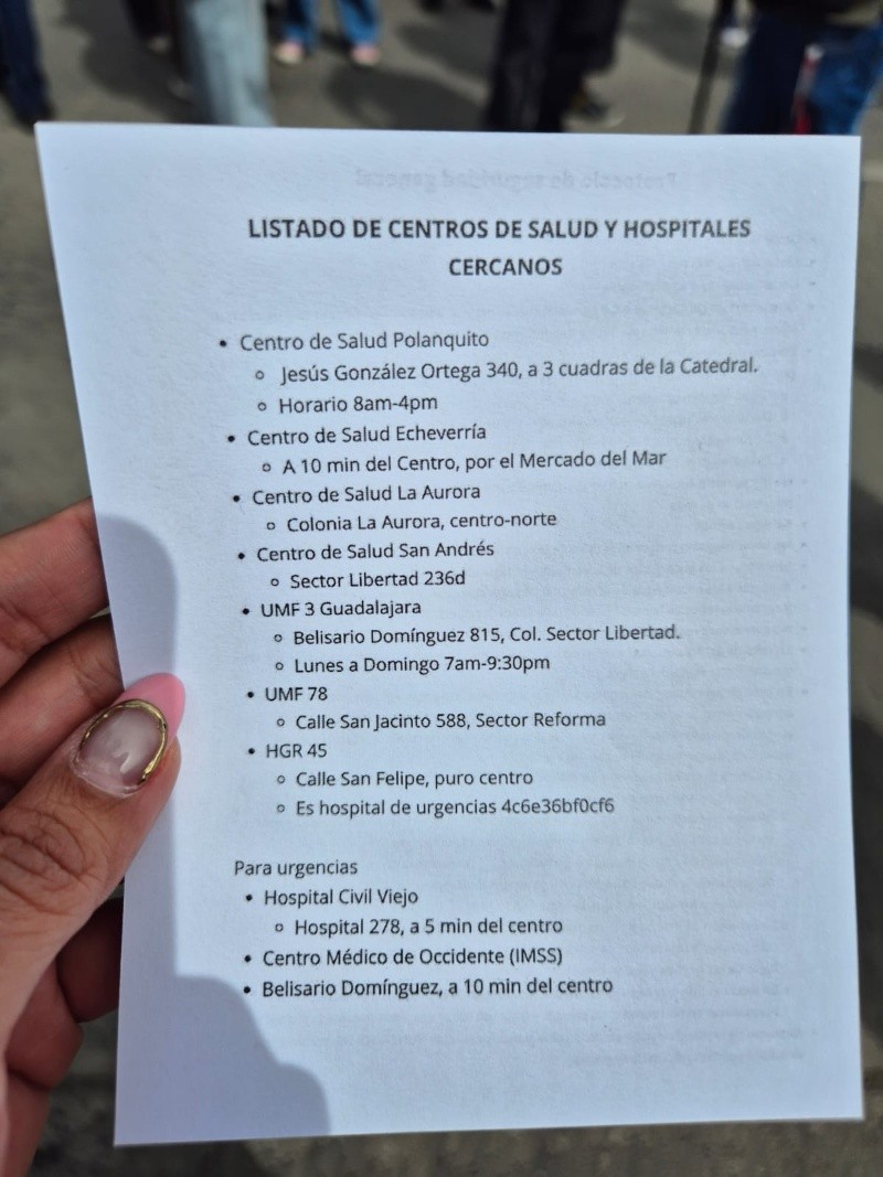 &nbsp;Volante con información en caso de emergencia durante la marcha. EL INFORMADOR / R. Bobadilla