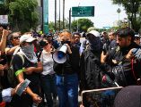 Se dio la indicación a los manifestantes de permanecer en el cruce por al menos 30 minutos, en espera de tomar una nueva decisión. EL INFORMADOR / J. Acosta