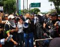 Se dio la indicación a los manifestantes de permanecer en el cruce por al menos 30 minutos, en espera de tomar una nueva decisión. EL INFORMADOR / J. Acosta