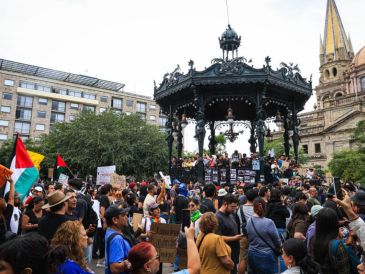 Tapatíos exigieron agua limpia y advirtieron que mantendrán las movilizaciones hasta obtener resultados concretos. EL INFORMADOR/J. ACOSTA.