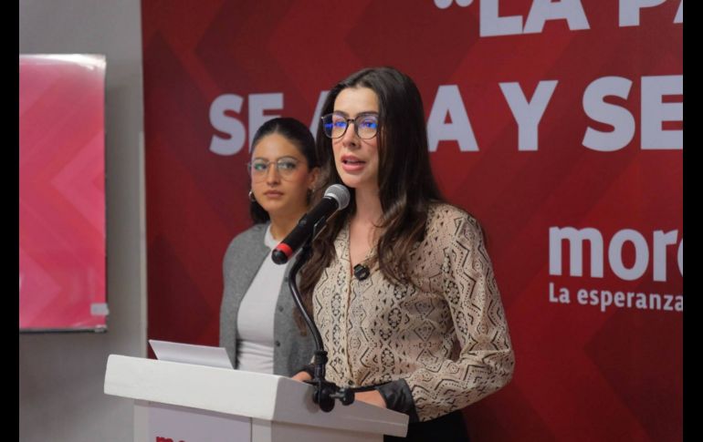La secretaria de Comunicación del Comité Estatal de Morena Jalisco, Joselyn Hernández Sánchez, en rueda de prensa este lunes. ESPECIAL