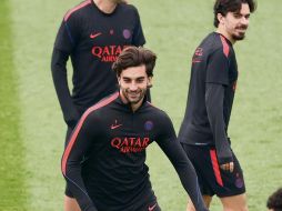 Los jugadores del PSG afinan los últimos detalles durante su entrenamiento, previo al duelo contra Barcelona. AFP