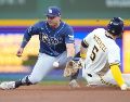 Brewers vs Rays jugarán una Serie Mundial 2026 de Espuma vs Sol que tendrá un monarca inédito. AFP / ARCHIVO