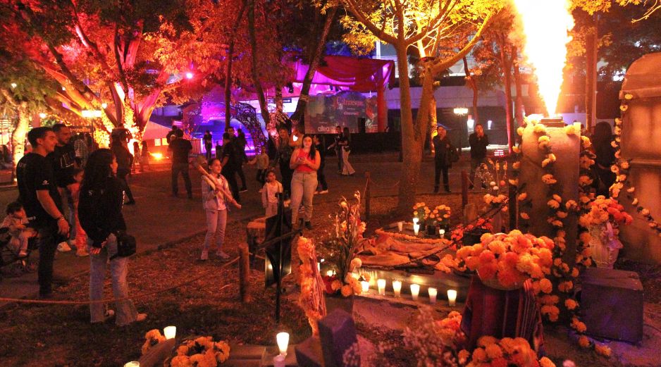 Expertos anticipan mayor actividad en mercados, restaurantes, hoteles y servicios de transporte y agencias de viajes por el Día de Muertos 2026. EL INFORMADOR / ARCHIVO