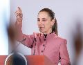 Sheinbaum tuvo una imagen positiva de 69% en el ranking del mes de septiembre, por lo que su aprobación aumentó en tres decimales porcentuales durante octubre. EFE / I. Esquivel