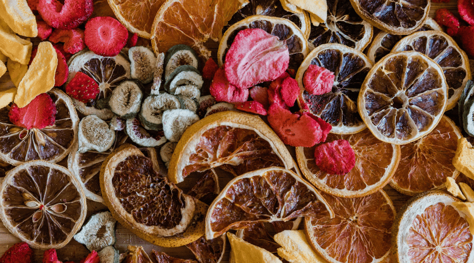 Aunque los productos lácteos son la fuente tradicional de calcio, este mineral esencial puede obtenerse de manera efectiva a través de alimentos de origen vegetal. PIXABAY