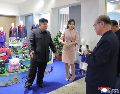 Kim Jong-un reaparece en Pionyang tras fuertes rumores sobre su muerte por hemorragia cerebral. AFP/KCNA