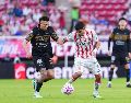 Chivas venció 1-0 al Necaxa con un autogol de Agustín Oliveros al minuto 77 y puso fin a una racha de partidos sin ganar. IMAGO7.