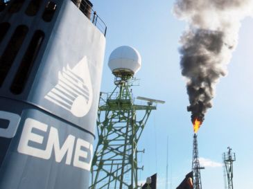 Pemex mantiene una producción estable cercana a la meta de 1.8 millones de barriles diarios y ha disminuido su deuda. SUN / ARCHIVO