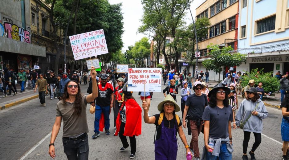 La manifestación por el derecho al agua potable en Guadalajara del pasado 11 de octubre terminó con arrestos y denuncias de abuso policial. EL INFORMADOR