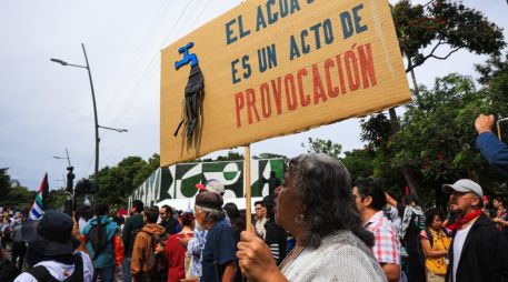 Los manifestantes denunciaron que no tienen agua 
