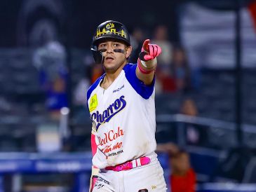 Carlos Mendívil pegó jonrón en la séptima entrada. CORTESÍA/Charros de Jalisco
