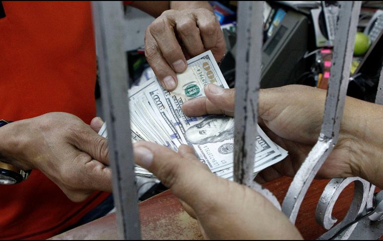 El peso encabeza las pérdidas entre monedas emergentes debido, en buena parte, al estancamiento en la revisión del T-MEC entre México y EU. EL INFORMADOR / ARCHIVO