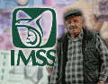 La Modalidad 40 es una alternativa para los trabajadores que dejaron de tener un empleo formal y desean seguir realizando aportaciones por su cuenta al IMSS. ESPECIAL/IMSS/Canva