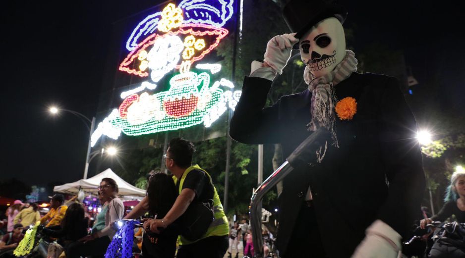 Paseos iluminados, procesiones y espectáculos al aire libre darán vida a distintos puntos de la capital durante las celebraciones de esta temporada. SUN/Archivo