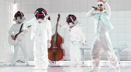 La agrupación estadounidense Fuerza Regida se presentó durante la entrega de los Premios Billboard de la Música Latina 2026. AP
